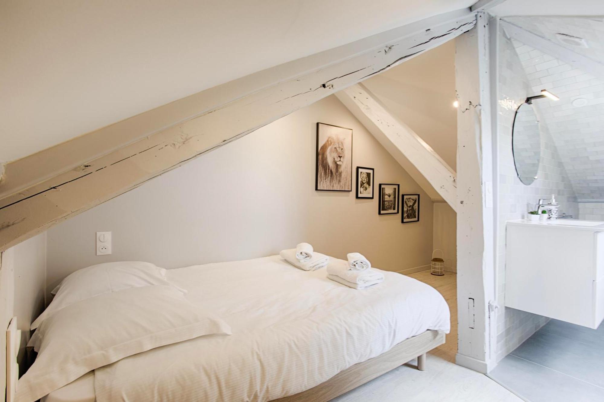 Apartment Centre *